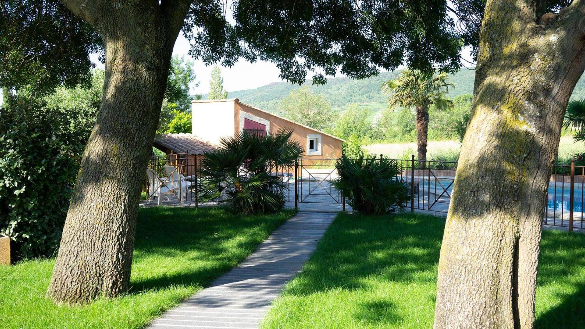 Chambres D'Hotes, B&B La Musardiere Alba-la-Romaine Bagian luar foto